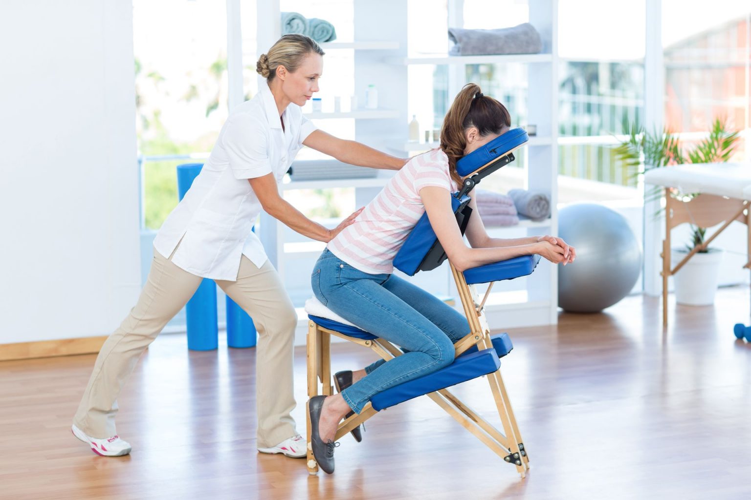 How to open a massage studio| expondo.co.uk
